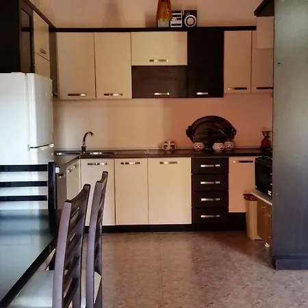 بيت للعطل Vila Dedi شكودر
